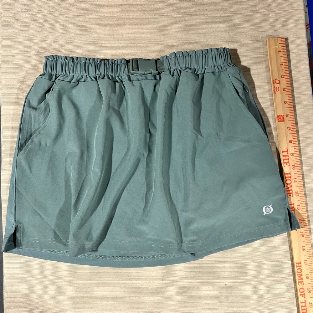 Born Outdoor XL sage green skirt and short